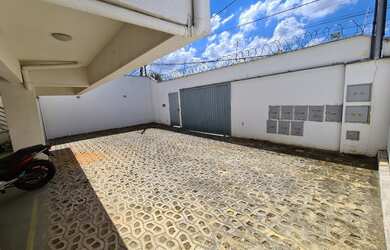 Imagem: A casa possui 2 Dormitórios, 2 Banheiros, 1 Vaga na garagem