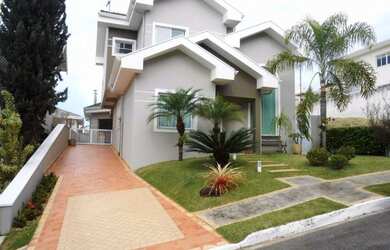 Imagem: A casa em condomínio possui 3 Dormitórios, 4 Banheiros, 2