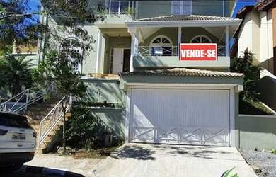 Imagem: A casa em condomínio possui 4 Dormitórios, 5 Banheiros, 2