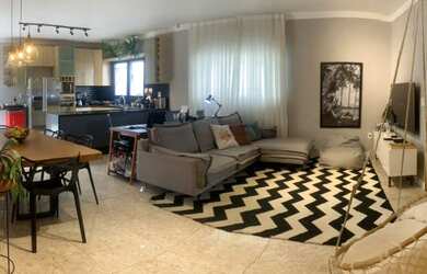 Imagem: A casa em condomínio possui 3 Dormitórios, 3 Banheiros, 4