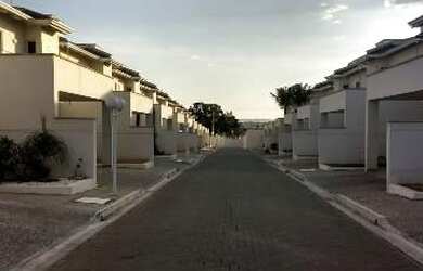 Imagem: A casa em condomínio possui 3 Dormitórios, 4 Banheiros, 2