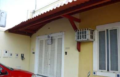 Imagem: A casa possui 1 Dormitório, 2 Banheiros, 100m² de Área e