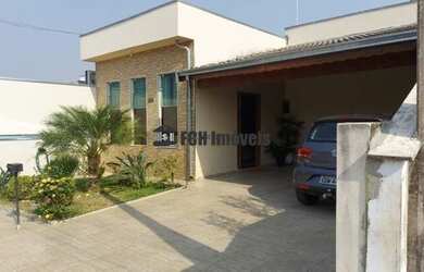 Imagem: A casa em condomínio possui 3 Dormitórios, 2 Banheiros, 2