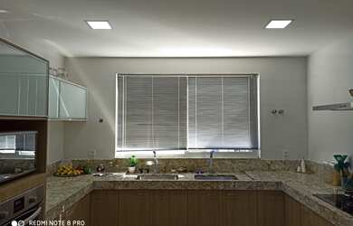 Imagem: A casa em condomínio possui 5 Dormitórios, 4 Banheiros, 2