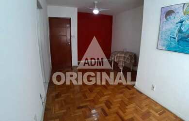 Imagem: O apartamento possui 3 Dormitórios, 1 Banheiro, 1 Vaga na garagem