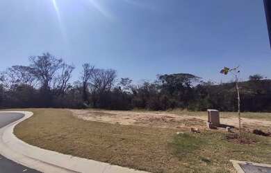 Imagem: O terreno possui 593m² de Área e está localizado em Jardim