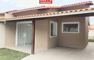 Imagem: A casa possui 2 Dormitórios, 2 Banheiros, 2 Vagas na garagem