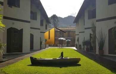 Imagem: A casa em condomínio possui 2 Dormitórios, 2 Banheiros, 2