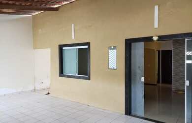 Imagem: A casa possui 2 Dormitórios, 1 Banheiro, 1 Vaga na garagem