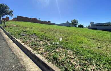 Imagem: O terreno possui 600m² de Área e está localizado em Mogi