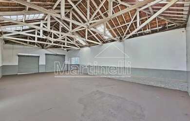 Imagem: O depósito possui 5 Vagas na garagem e 322m² de Área e está