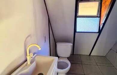 Imagem: A casa possui 3 Dormitórios, 1 Banheiro, 80m² de Área e