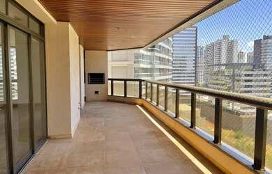 Imagem: O apartamento possui 4 Dormitórios, 5 Banheiros, 3 Vagas na