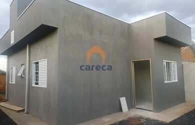 Imagem: A casa possui 2 Dormitórios, 1 Banheiro, 2 Vagas na garagem