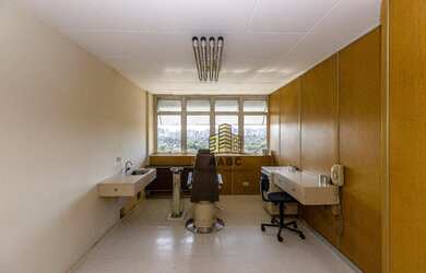 Imagem: O depósito possui 1 Vaga na garagem, 65m² de Área e está