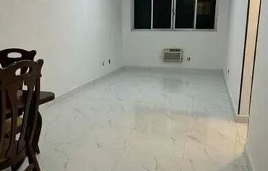 Imagem: O apartamento possui 1 Dormitório, 1 Banheiro, 1 Vaga na garagem