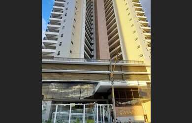 Imagem: O apartamento possui 4 Dormitórios, 5 Banheiros, 225m² de