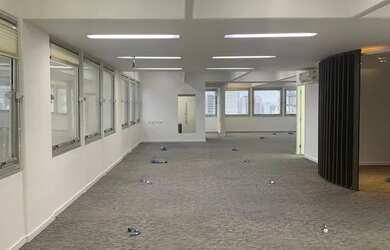 Imagem: O depósito possui 5 Vagas na garagem, 416m² de Área, Imóvel