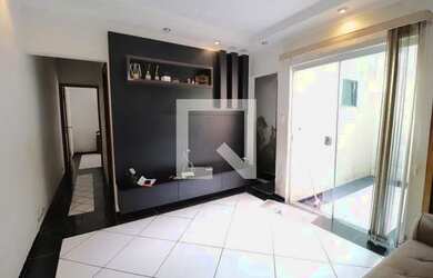 Imagem: A casa possui 3 Dormitórios, 1 Banheiro, 1 Vaga na garagem