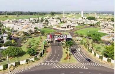 Imagem 2: Vende terreno Eco Village 1 com 450m2, plano , face sombra, bem localizado...