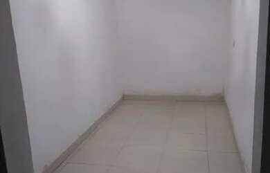 Imagem: A casa possui 3 Dormitórios e 1 Banheiro e está localizado