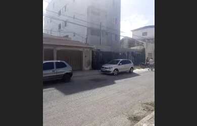 Imagem: O apartamento possui 2 Dormitórios, 2 Banheiros, 2 Vagas na