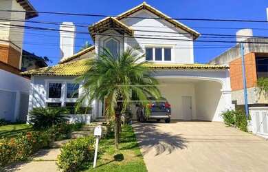 Imagem: A casa em condomínio possui 4 Dormitórios, 5 Banheiros, 4