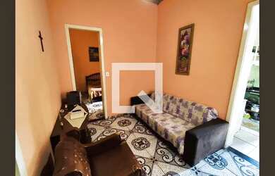 Imagem: A casa possui 2 Dormitórios, 1 Banheiro, 5 Vagas na garagem