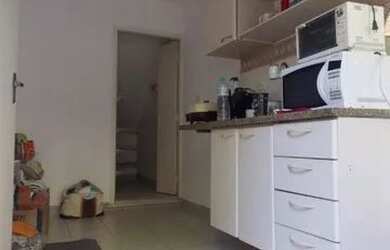 Imagem 2: Casa de vila com portão ao lado da Faria Lima/Hélio Pellegrino