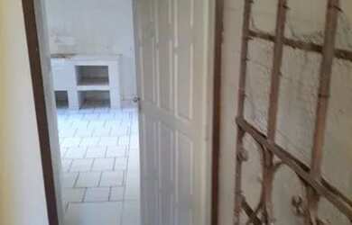 Imagem: A casa possui 1 Dormitório, 1 Banheiro, 16m² de Área e está