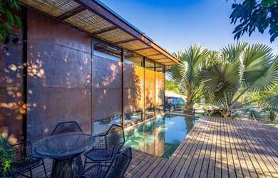 Imagem: A casa em condomínio possui 3 Dormitórios, 1 Banheiro, 4 Vagas