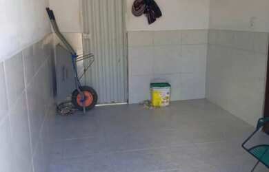 Imagem: A casa possui 2 Dormitórios e 1 Banheiro e está localizado