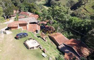 Imagem: O depósito possui 5 Vagas na garagem, 3.000m² de Área e