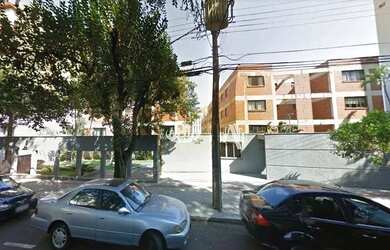 Imagem: O apartamento possui 3 Dormitórios, 1 Banheiro, 1 Vaga na garagem