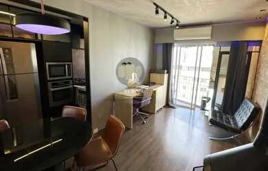 Imagem: O apartamento possui 2 Dormitórios, 1 Banheiro, 2 Vagas na