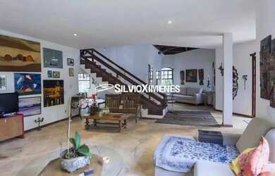 Imagem: A casa em condomínio possui 4 Dormitórios, 4 Banheiros, 4