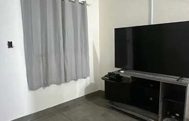 Imagem: A casa possui 2 Dormitórios, 1 Banheiro, Varanda e está localizado