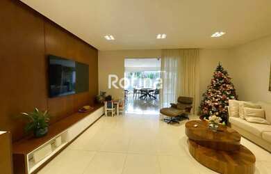 Imagem: Casa de alto padrão com 3 suítes - Condomínio Villa dos Ipês