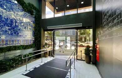 Imagem: O depósito possui 5 Vagas na garagem e 823m² de Área e está