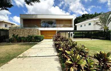 Imagem: A casa em condomínio possui 5 Dormitórios, 5 Banheiros, 5