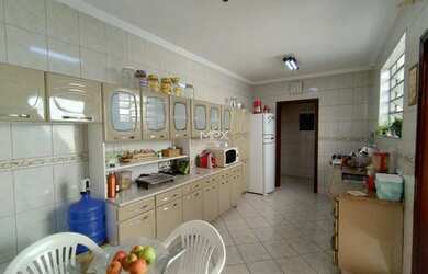 Imagem: A casa possui 2 Dormitórios, 1 Banheiro, 85m² de Área e