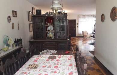 Imagem: A casa possui 3 Dormitórios, 4 Banheiros, 4 Vagas na garagem