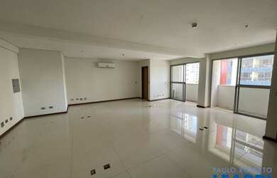 Imagem: O depósito possui 2 Vagas na garagem, 58m² de Área e está