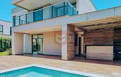 Imagem: A casa em condomínio possui 3 Dormitórios, 5 Banheiros, 2