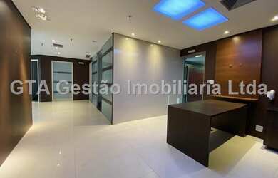 Imagem: O depósito possui 5 Vagas na garagem, 160m² de Área e está