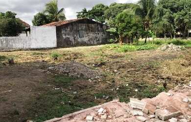 Imagem: O terreno possui 550m² de Área e está localizado em Barra