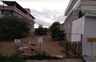 Imagem: O terreno possui 451m² de Área e está localizado em Costazul