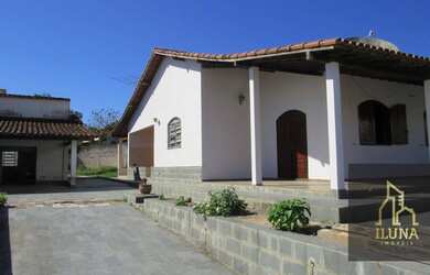 Imagem: A casa possui 3 Dormitórios, 3 Banheiros, 3 Vagas na garagem