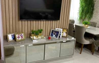 Imagem: O apartamento possui 2 Dormitórios, 1 Banheiro, 1 Vaga na garagem