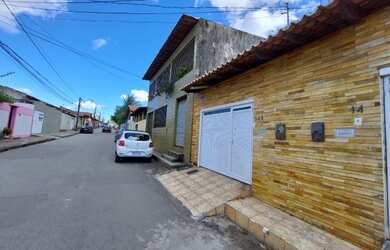 Imagem: A casa possui 2 Dormitórios, 2 Banheiros, 1 Vaga na garagem